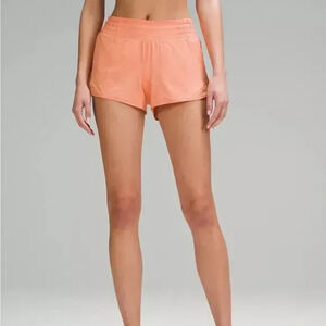 NWT Lululemon‎ Hotty Hot Low-Rise Lined Short 2.5" - MSRP $68